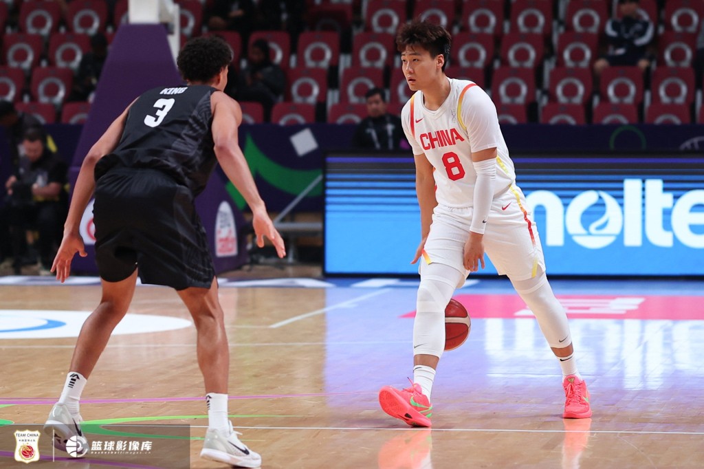 媒体人：赵睿把球队扛肩上&MVP当之无愧 如此中国男篮拟怎能不爱